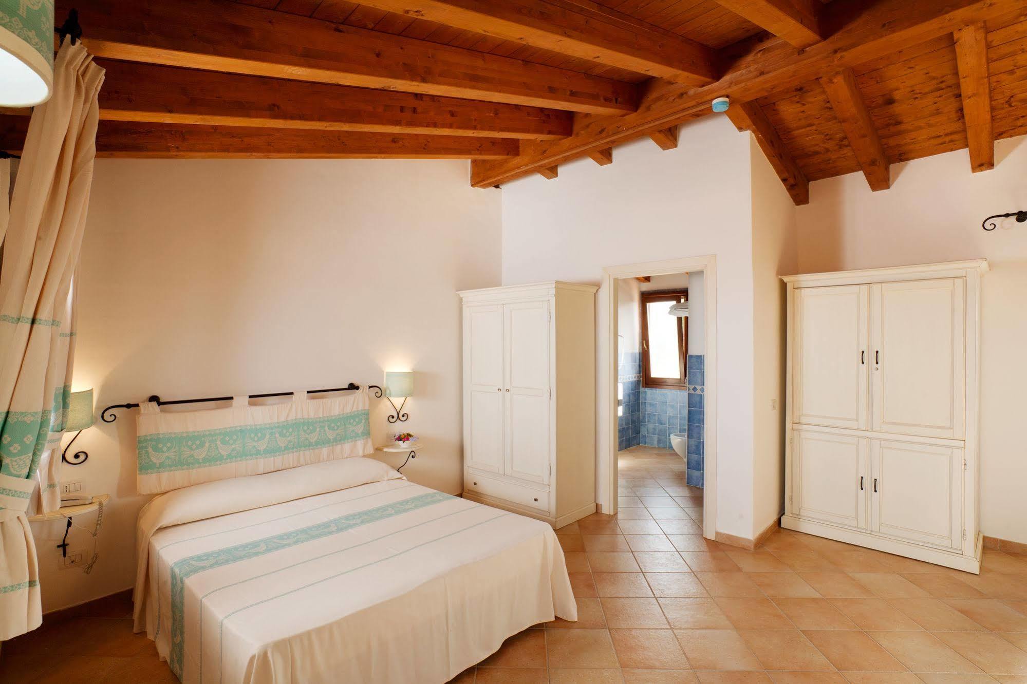 Borgo Dei Pescatori Hotel Aglientu Exterior foto